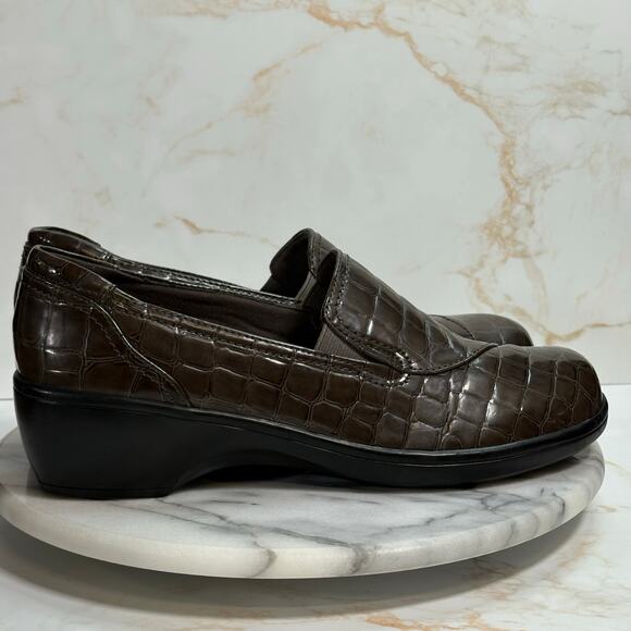 Clarks Bendables Brown Croc Embossed Loafers Comfort Slip-On Size 9.5M - Picture 4 of 14